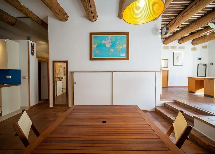 Air-Conditioned Loft In The Heart Of The Old Port